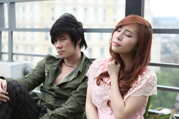 Khánh Phương: Hit Chiếc Khăn Gió Ấm và bí quyết giàu sụ từ cổ phiếu