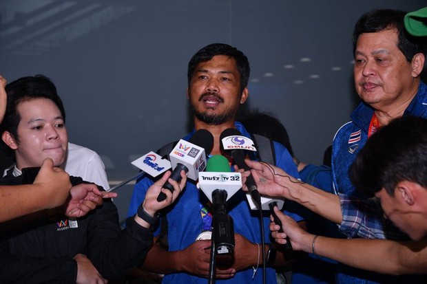 HLV U22 Thái Lan về nước bị điều tra sau vụ hỗn chiến ở chung kết SEA Games 32: Lời nói đầu tiên của ông là gì?