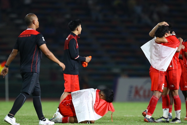 Beckham Indonesia rơi nước mắt sau siêu phẩm giúp đội vô địch SEA Games