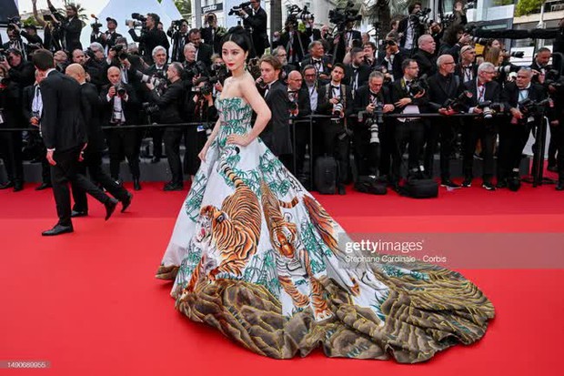 Thảm đỏ Cannes 2023: Phạm Băng Băng và bà hoàng showbiz Thái so kè Công chúa Elle Fanning, Johnny Depp nhận phản ứng bất ngờ sau vụ ly hôn - Ảnh 2.
