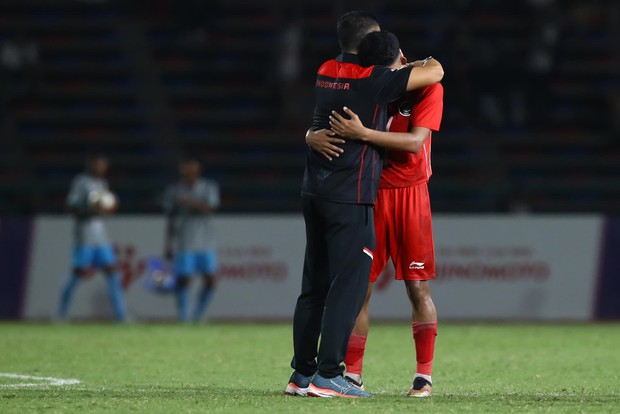 Beckham Indonesia rơi nước mắt sau siêu phẩm giúp đội vô địch SEA Games