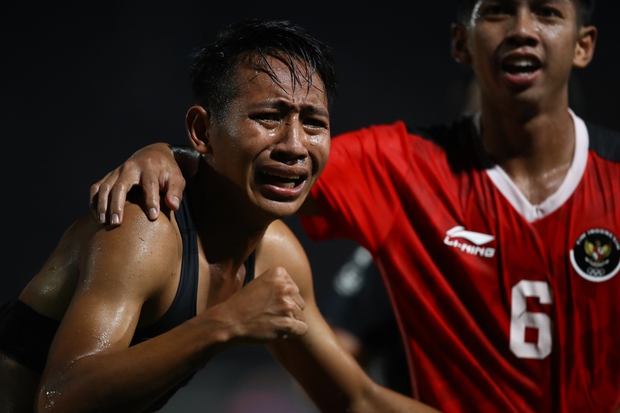 Beckham Indonesia rơi nước mắt sau siêu phẩm giúp đội vô địch SEA Games