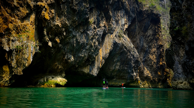 Phát hiện hẻm đá hoang sơ trên sông Nho Quế, Hà Giang đẹp như phim Hollywood