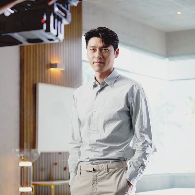 Hyun Bin khoe vẻ ngoài cực phẩm, không hổ danh là ông bố điển trai nhất showbiz Hàn - Ảnh 2.