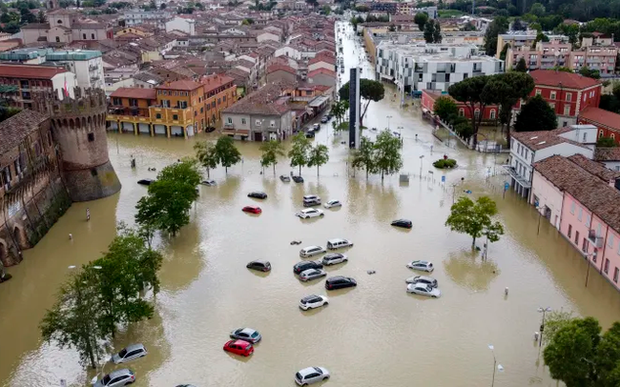 Ban bố tình trạng khẩn cấp về mưa lớn trên toàn châu Âu - Ảnh 1.