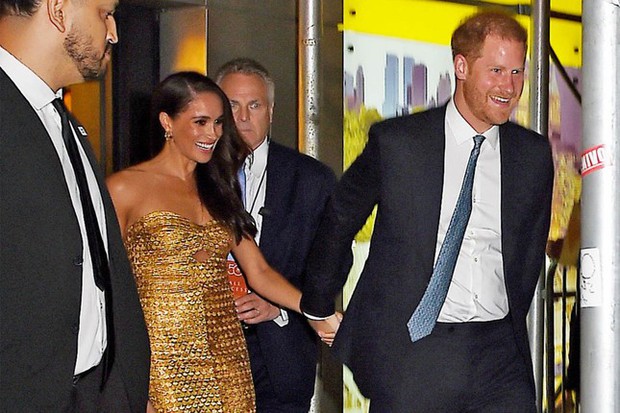 Harry và Meghan đòi giao nộp hình ảnh cuộc rượt đuổi - Ảnh 2.