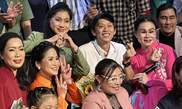 Danh hài Hoài Linh đăng ký lớp đạo diễn sân khấu tại TPHCM