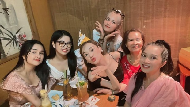 Trấn Thành trở lại với bộ râu đẹp trai và những bức ảnh mới