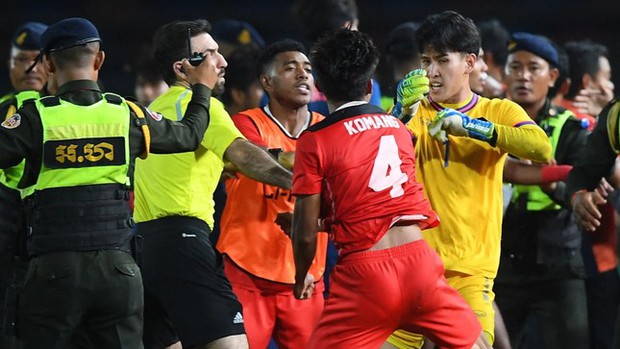 Chung kết SEA Games 32: U22 Thái Lan và U22 Indonesia ẩu đả, Chủ tịch FIFA chỉ trích nặng nề