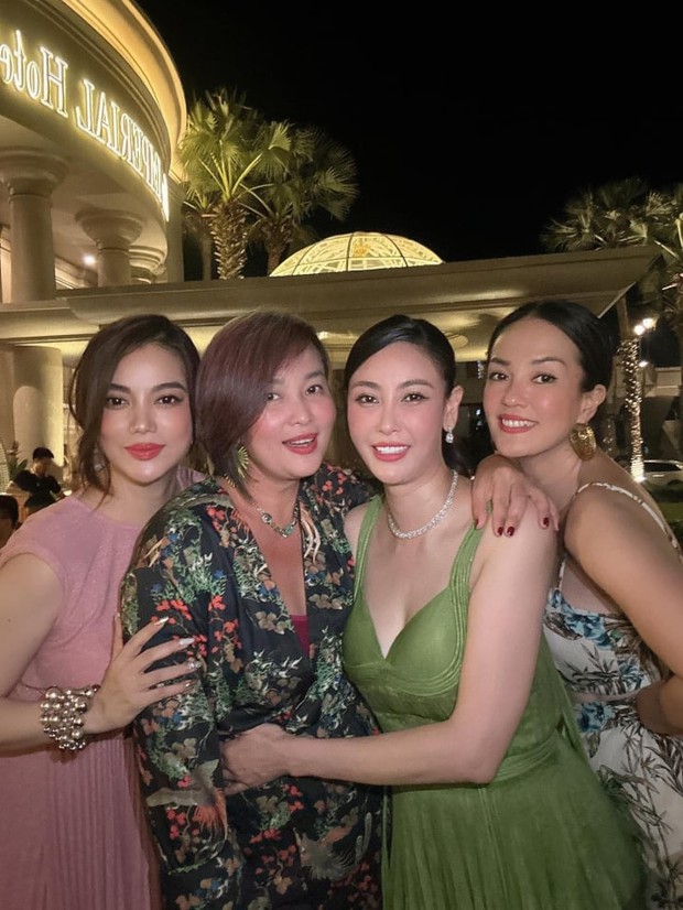 Trấn Thành trở lại với bộ râu đẹp trai và những bức ảnh mới