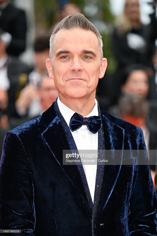 Thảm Đỏ Cannes 2023: Naomi Campbell thiêu đốt dàn sao đình đám!