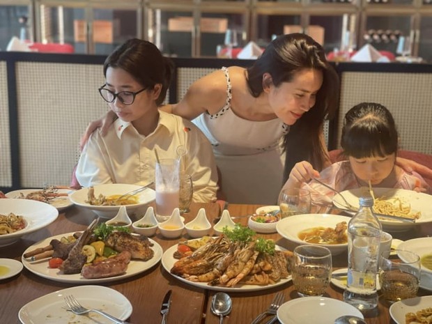 Trấn Thành trở lại với bộ râu đẹp trai và những bức ảnh mới