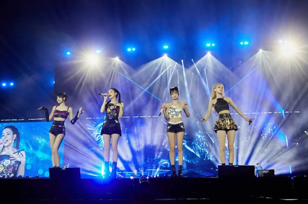 BLACKPINK - Nhóm nhạc nữ đầu tiên vượt mốc 100 triệu USD doanh thu tour diễn trong lịch sử - Ảnh 1.