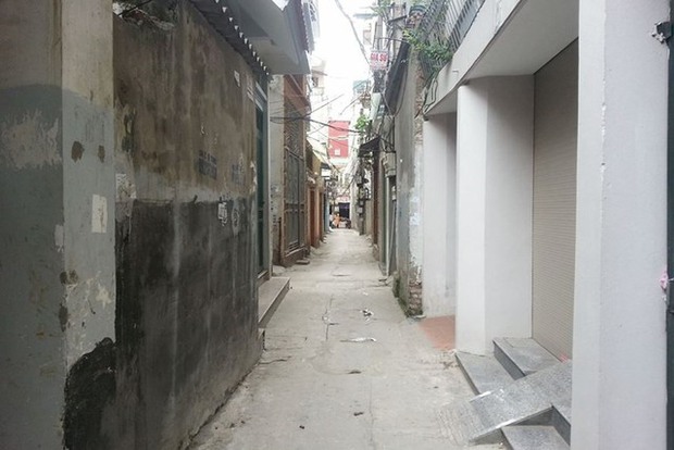  Mua nhà nhỏ trong ngõ sâu, giá rẻ nhưng ở thì chật vật, bán thì khó: Mua nhà đừng chọn 5 kiểu nhà nghèo, ham của rẻ thì thiệt thòi nhiều - Ảnh 1.