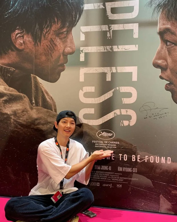 Song Joong Ki rực rỡ tại LHP Cannes 2023