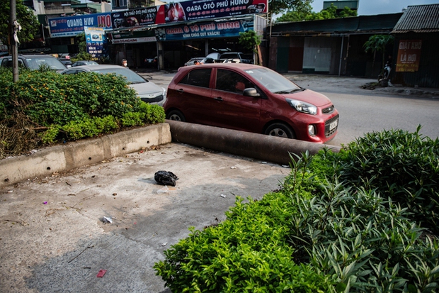 Hà Nội: Tường rào bê tông bất thường cản trở giao thông tại khu vực đường Vành đai 2,5 - Ảnh 9. Hà Nội: Tường rào bê tông bất thường cản trở giao thông tại khu vực đường Vành đai 2,5 - Ảnh 9.