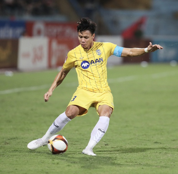 Tiền vệ U22 Việt Nam toả sáng, CLB CAHN ngược dòng giành chiến thắng trước SLNA - Ảnh 5. Tiền vệ U22 Việt Nam toả sáng, CLB CAHN ngược dòng giành chiến thắng trước SLNA - Ảnh 5.