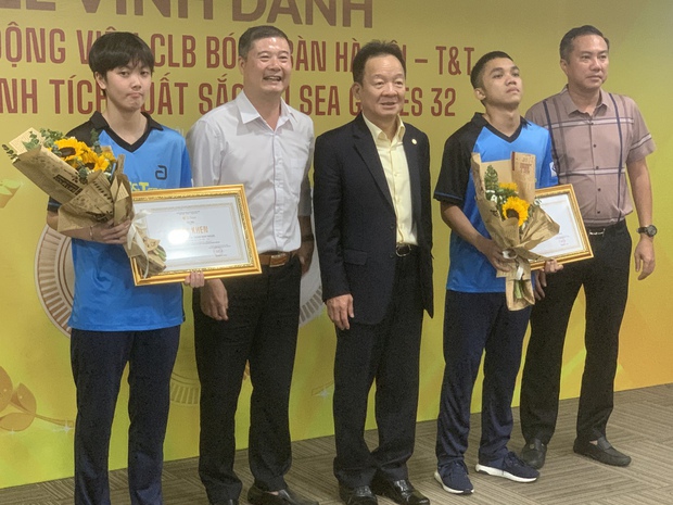 Bầu Hiển và tấm HCV: Thương vụ táo bạo vang danh Đông Nam Á