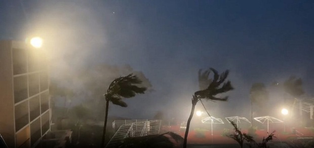 Siêu bão Mawar mạnh kỷ lục tiến gần Philippines - Ảnh 1.