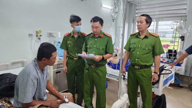 Mua bán lấn chiếm lòng lề đường còn hung hãn chém trung tá công an và 2 người khác - Ảnh 2.