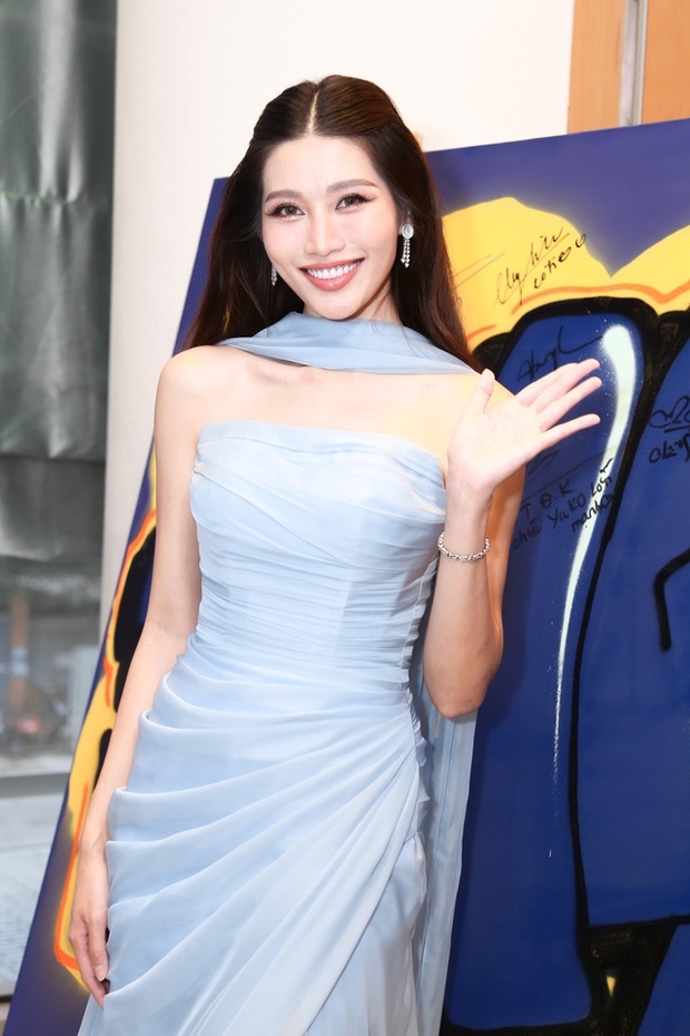 Thảm đỏ Hoa hậu Thế giới Việt Nam: Mai Phương - Phương Nhi cùng dàn hậu đọ sắc nét căng, 59 thí sinh lần đầu lộ diện - Ảnh 7.
