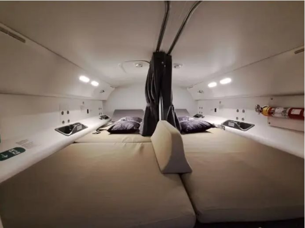 Khám phá căn phòng đặc biệt trên máy bay mà phi hành đoàn không bao giờ muốn hành khách biết tới sự tồn tại của nó - Ảnh 10.