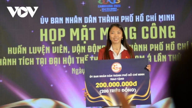 TP.HCM trao thưởng cho VĐV, HLV thi đấu xuất sắc tại SEA Games 32 - Ảnh 2.