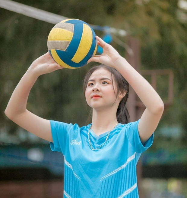 Cô nàng bóng chuyền nóng bỏng tham gia Hoa hậu thế giới Việt Nam 2023