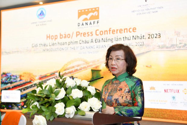Trịnh Thảo - Đồng Ánh Quỳnh tham gia lớp ươm mầm tài năng diễn xuất của LHP Châu Á Đà Nẵng - Ảnh 2.