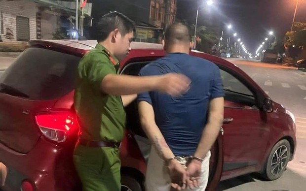 Nhân chứng kể lại việc bắt đối tượng dùng dao uy hiếp, khống chế đòi hiếp dâm trong đêm - Ảnh 1. Nhân chứng kể lại việc bắt đối tượng dùng dao uy hiếp, khống chế đòi hiếp dâm trong đêm - Ảnh 1.