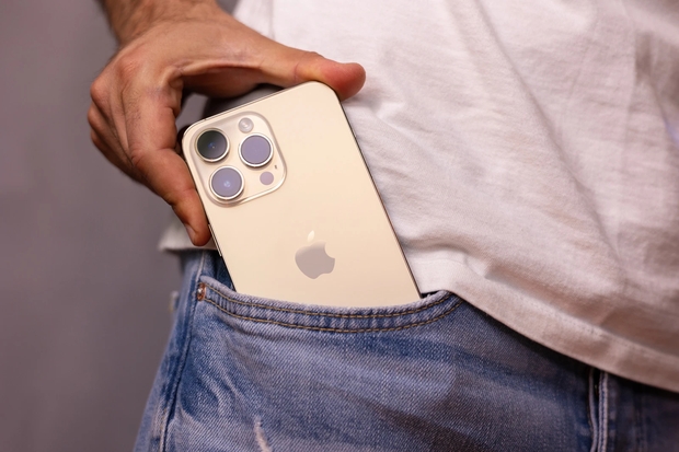 iPhone 15 tuyệt đẹp trong loạt màu sắc mới, lột xác ấn tượng với phiên bản đỏ rượu vang? - Ảnh 8.
