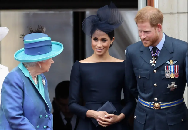 Hoàng tử Harry muốn rời khỏi Hoàng gia Anh trước khi kết hôn với Meghan - Ảnh 1.