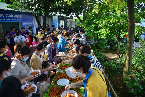 Người mẹ bật khóc lâu lắm mới thấy nụ cười hạnh phúc của chiến binh đầu trọc - Ảnh 5.