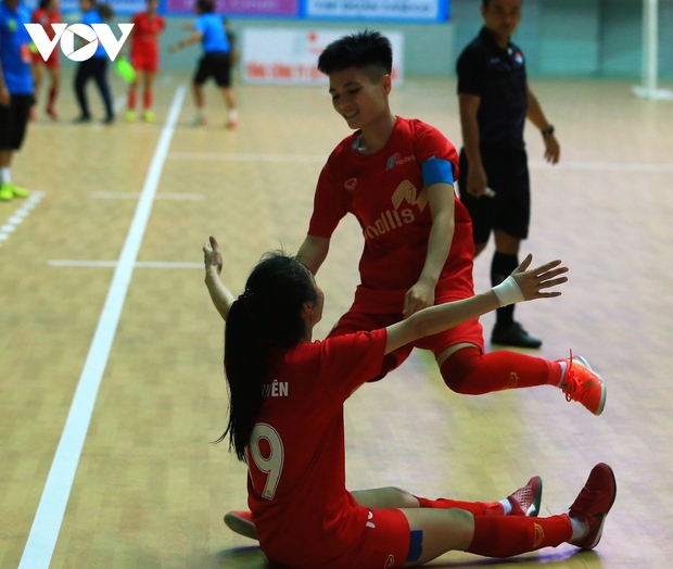 ĐT nữ Việt Nam khiến fan nóng lòng ngay hôm khai mạc Futsal nữ VĐQG 2023