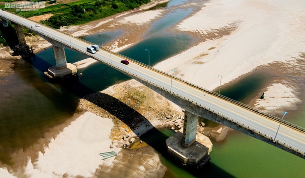 Sông Đà khô cạn, cảnh tượng đáng sợ của động vật và thiên nhiên