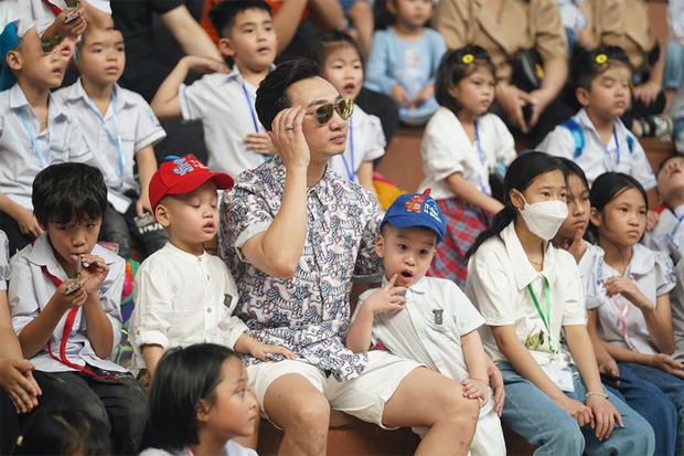 Phan Hiển và bài học vượt qua giới hạn để truyền cảm hứng cho trẻ em