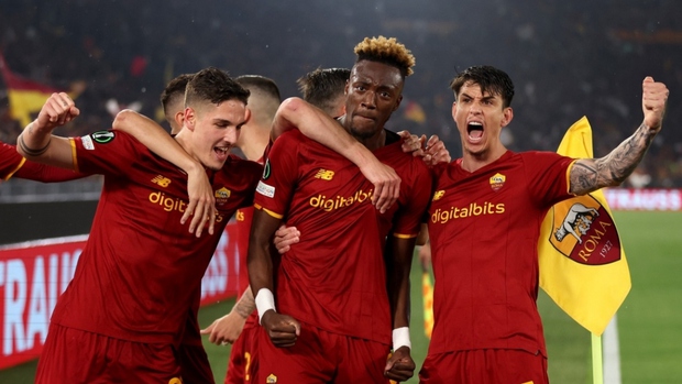 Top 10 CLB hàng đầu châu Âu: Man City vượt qua MU ngoạn mục