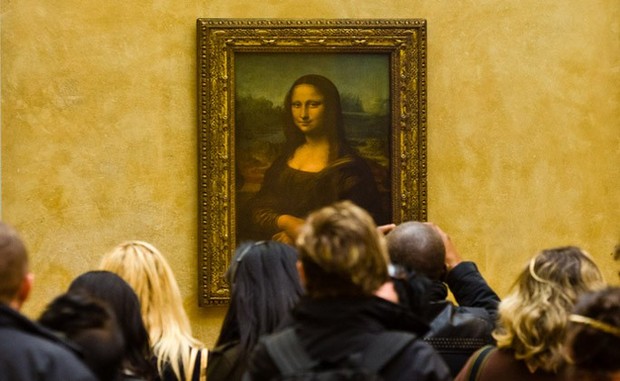 Phóng to 400 lần bức họa Mona Lisa nổi tiếng, chuyên gia phát hiện 3 bí mật ẩn giấu - Ảnh 2.