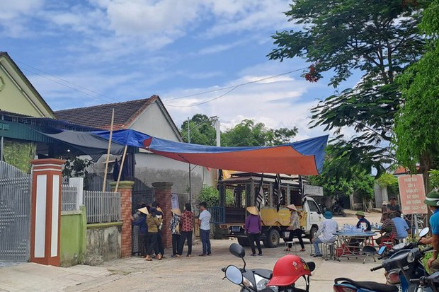 Đứa trẻ mồ côi nghẹn ngào sau cơn cuồng ghen của cha!