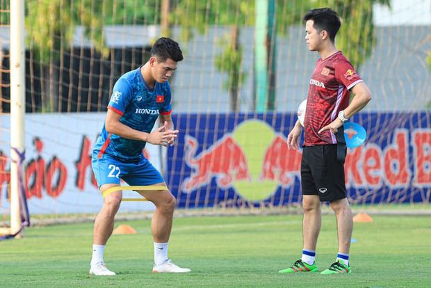 Cầu thủ ghi nhiều bàn nhất AFF Cup rời đội tuyển Việt Nam vì chấn thương