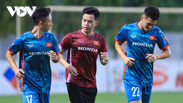 Lý do Tiến Linh vắng mặt trận đấu Hong Kong hé lộ trong buổi tập đầu của Văn Toàn