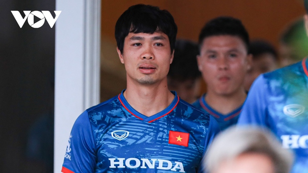 Lý do Tiến Linh vắng mặt trận đấu Hong Kong hé lộ trong buổi tập đầu của Văn Toàn