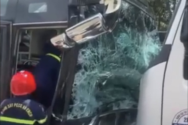 Xe tải đấu đầu xe khách trên quốc lộ, 24 người thương vong tại Thừa Thiên - Huế