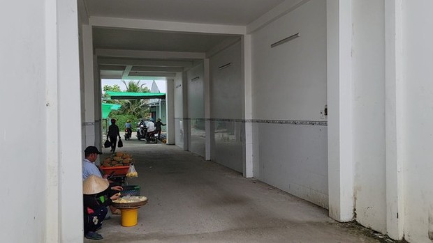 Những bí mật đằng sau ngôi nhà bỏ trống tầng 1 làm đường đi ở Cần Thơ