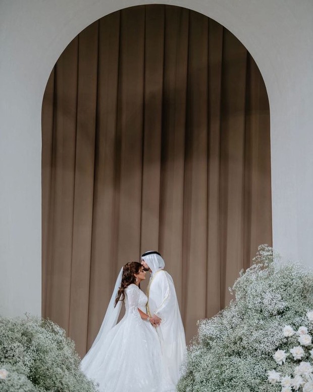 Cận cảnh đám cưới của Công chúa Dubai: Cô dâu xinh đẹp lộng lẫy, từng chi tiết đều đẹp tựa cổ tích - Ảnh 5.
