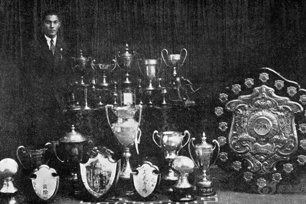 Câu chuyện cú sút chết chóc của Cầu vương Lý Huệ Đường và bóng đá Hồng Kông (Trung Quốc)