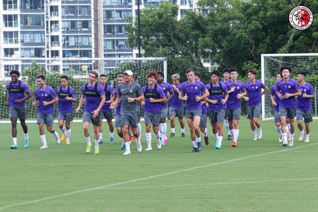 Đón chào màn ra mắt của HLV Troussier tại trận ĐT Việt Nam - Hong Kong (Trung Quốc)
