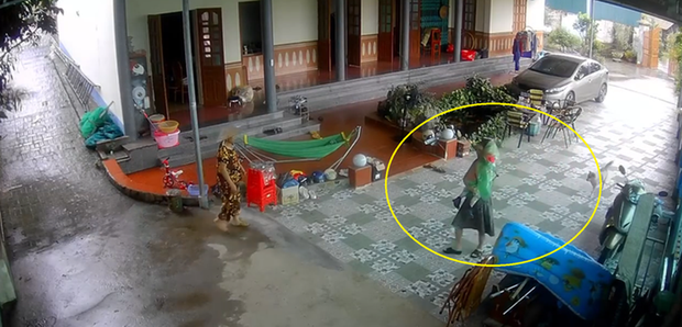 Vợ chồng dũng cảm cứu trẻ con khóc sau tai nạn