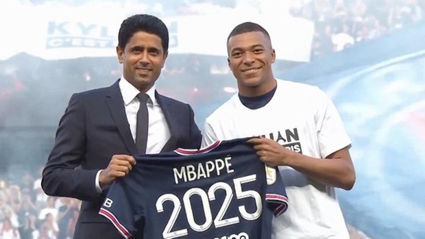 Mbappe - Người hùng hay kẻ phản bội của PSG?