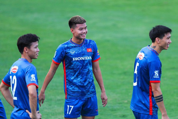 Quang Hải sẽ chiến đấu ở vị trí chủ chốt, Văn Tùng đang được tiềm năng khủng khiếp!